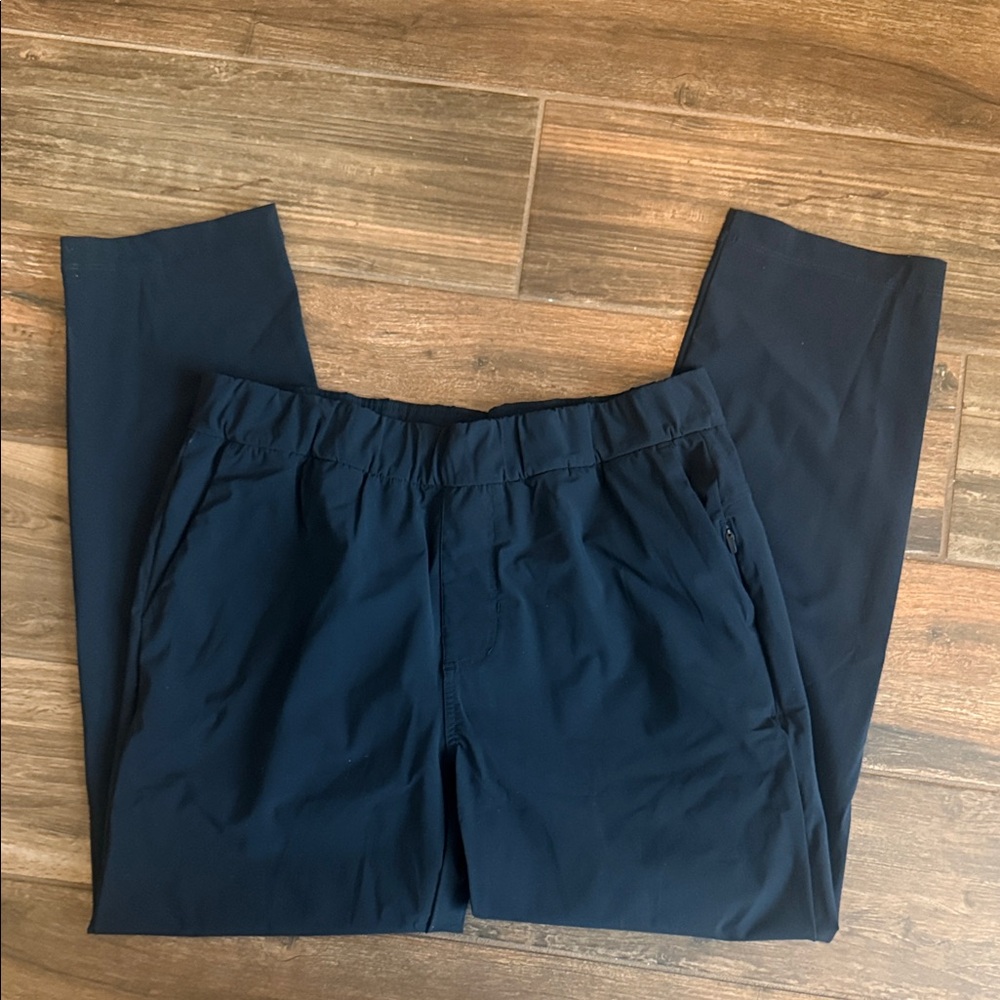 Vuori Women’s Black Joggers